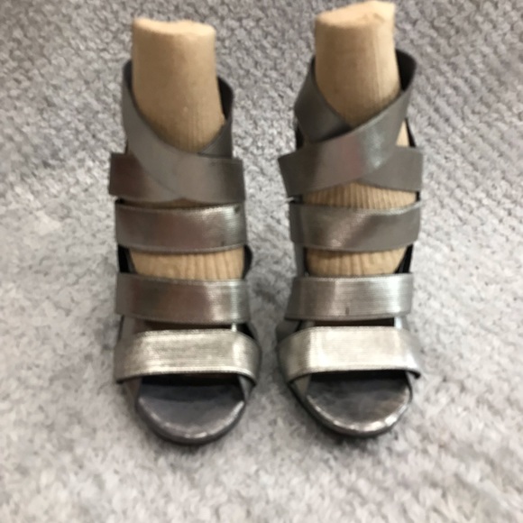 BCBG Gray Snakeskin Stretchy Strap Heels 
5” Heel
Size 7.5 
No Shoebox - Picture 8 of 11